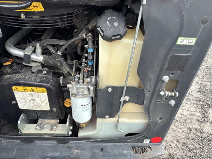 2022-bobcat-t76-image-63