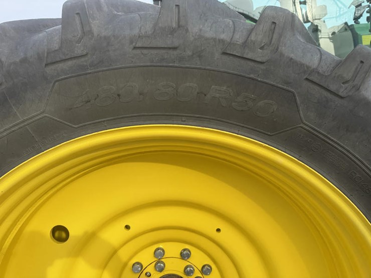 2011-john-deere-8335r-image-27