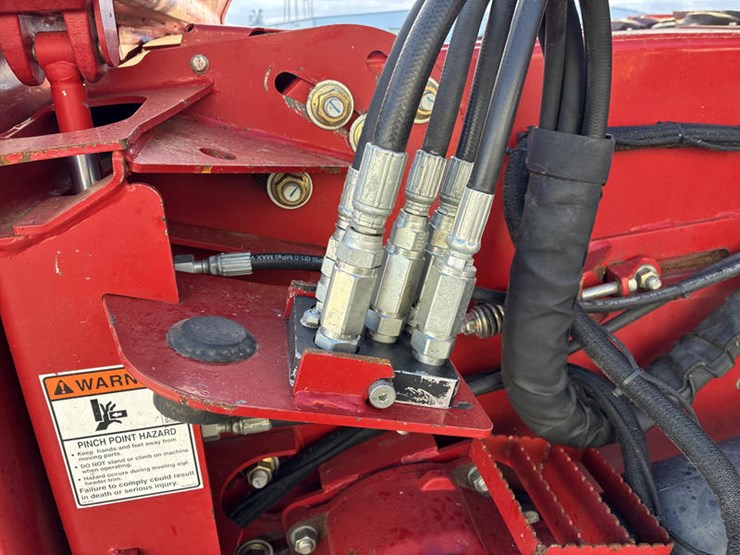 2010-case-ih-7120-image-28