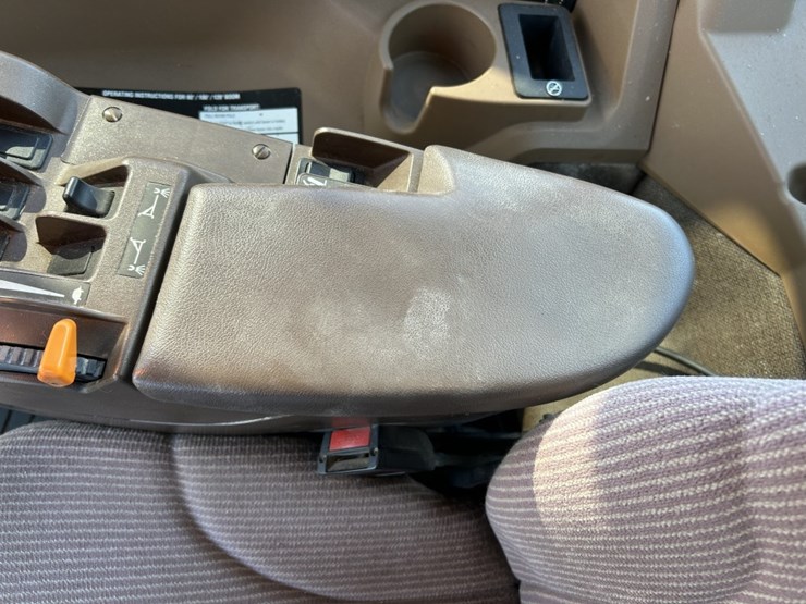 2013-john-deere-4940-image-34