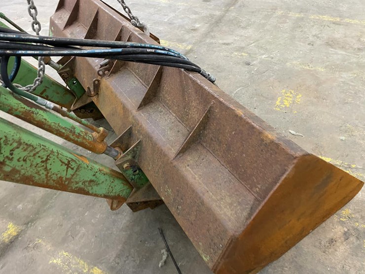 john-deere-148-image-5