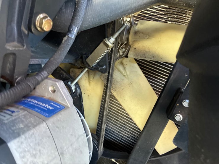 2018-new-holland-cr8.90-image-88