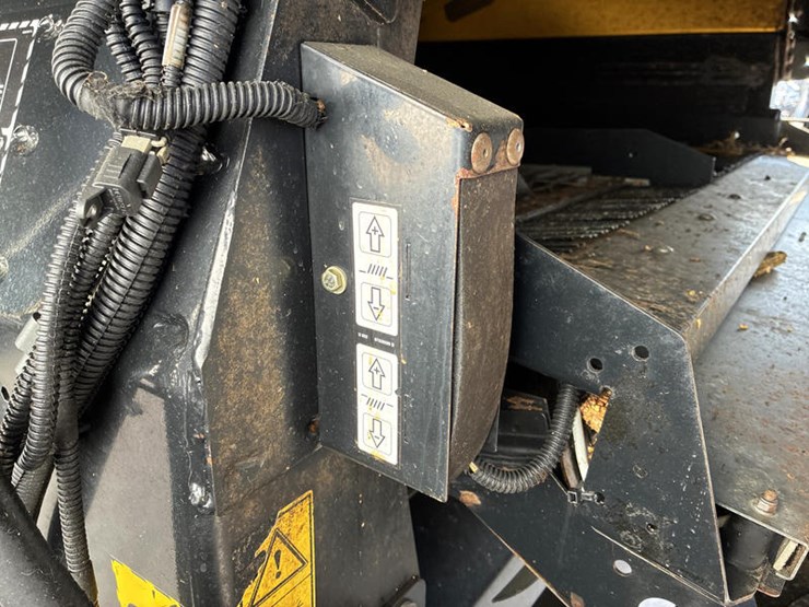 2018-new-holland-cr8.90-image-53