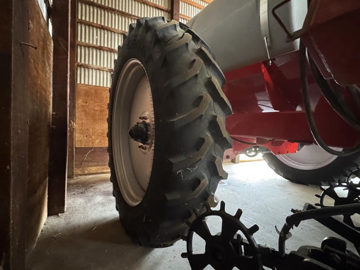 case-ih-2800-image-26