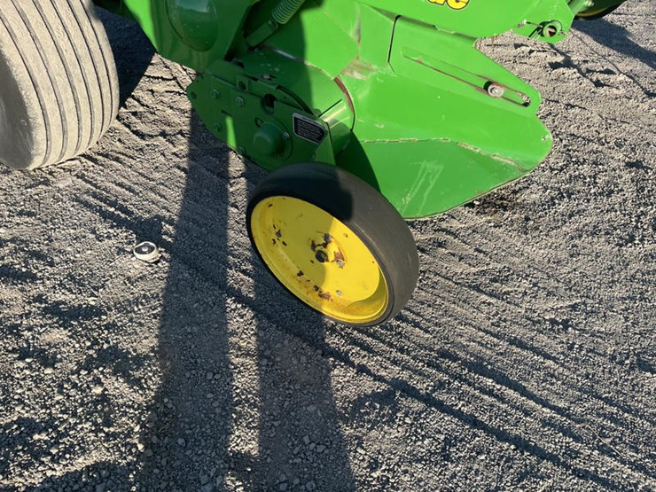 2004-john-deere-467-image-16