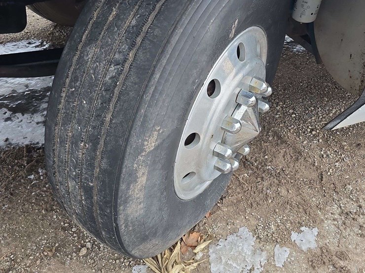 1992-international-semi,-cab-over,-cab-jack-works,-homemade-rear-hitch-image-12