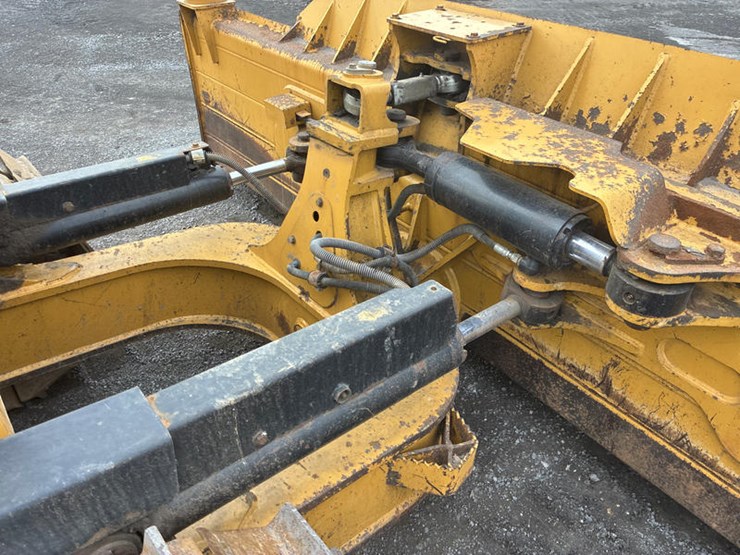 2016-caterpillar-d6n-lgp-image-12