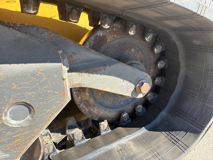 2022-new-holland-c334-image-30