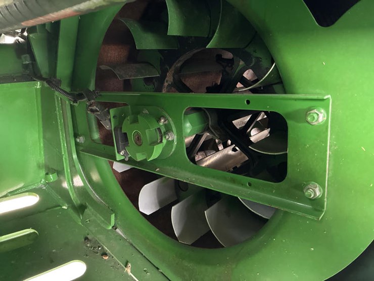 2013-john-deere-s690-image-60