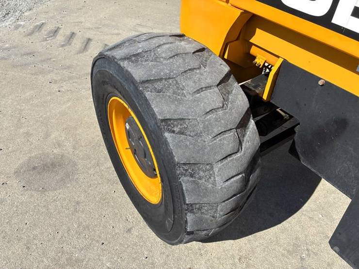 2018-jcb-930-image-46