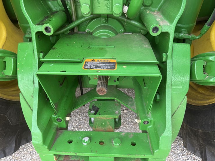 2011-john-deere-8335r-image-34