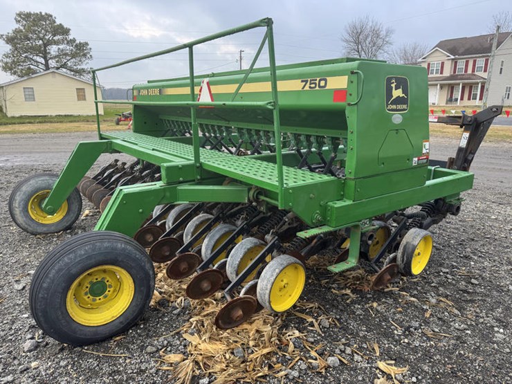 john-deere-750-image-11