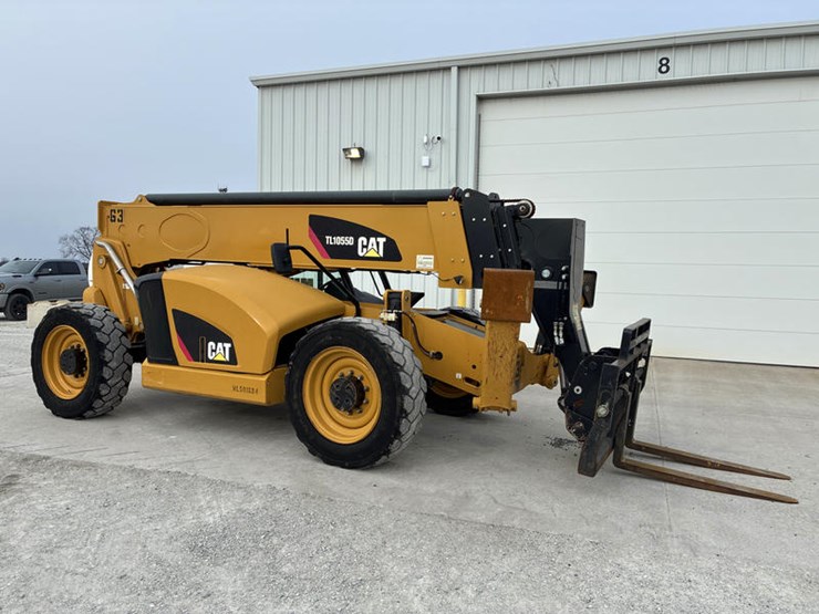 2019-caterpillar-tl1055d-image-1