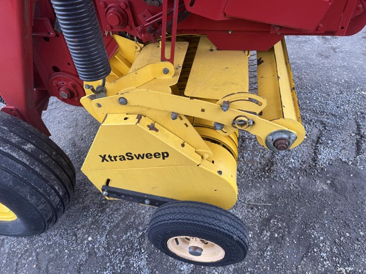 2013-new-holland-br7070-image-23