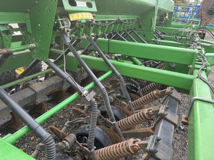 john-deere-1590-image-7