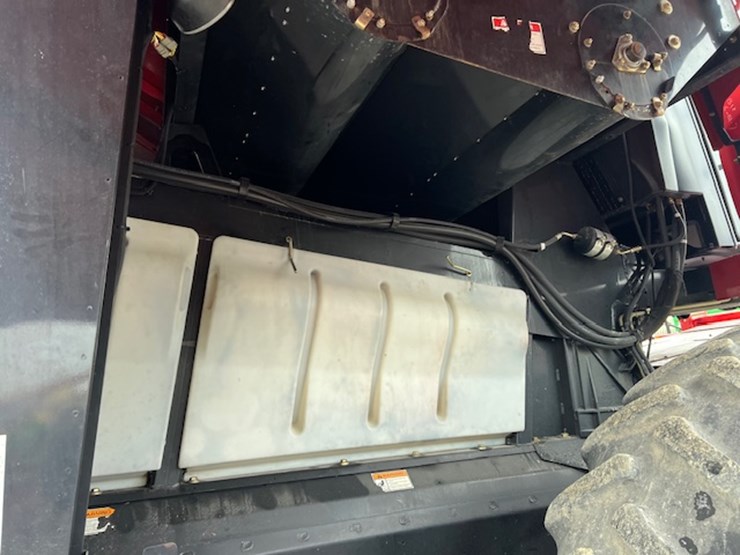 2007-case-ih-7010-image-23