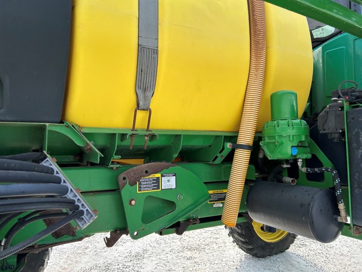 2015-john-deere-r4030-image-59