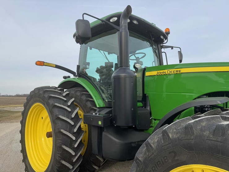 2011-john-deere-8335r-image-25