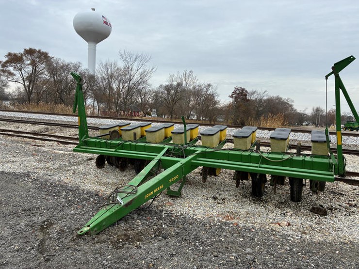 2014-john-deere-7200-image-1