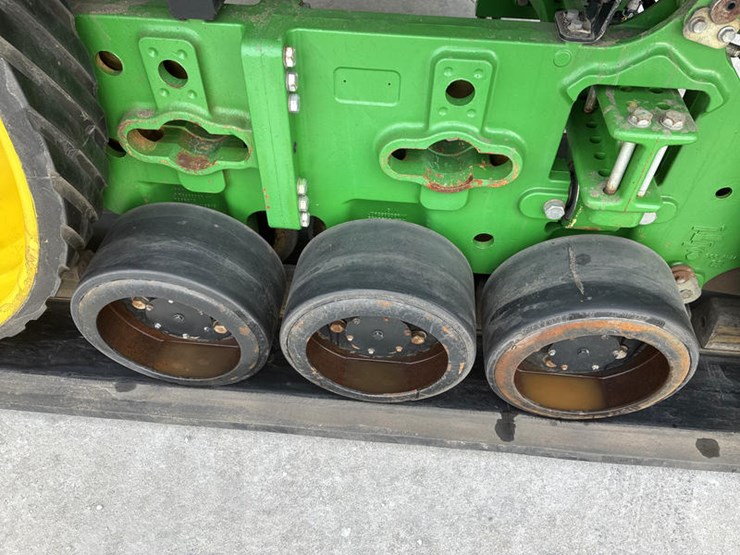 2011-john-deere-8335rt-image-50