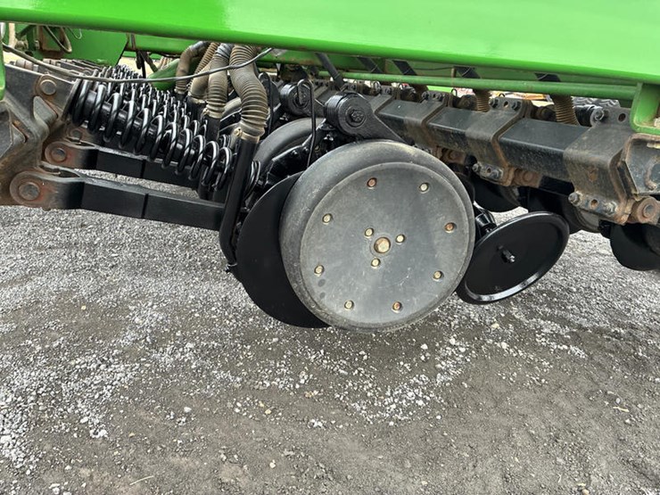 2003-john-deere-1590-image-36