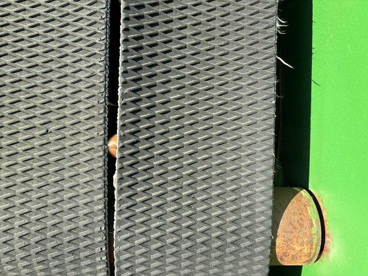 2009-john-deere-568-image-16