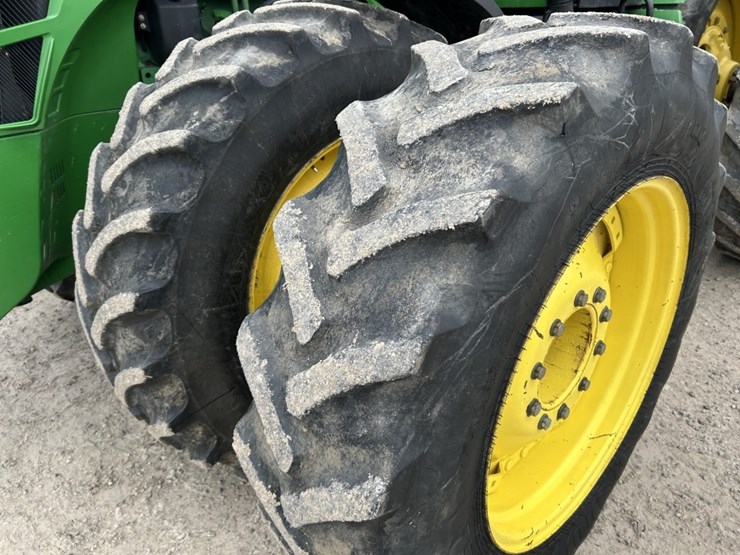 2015-john-deere-8320r-image-30