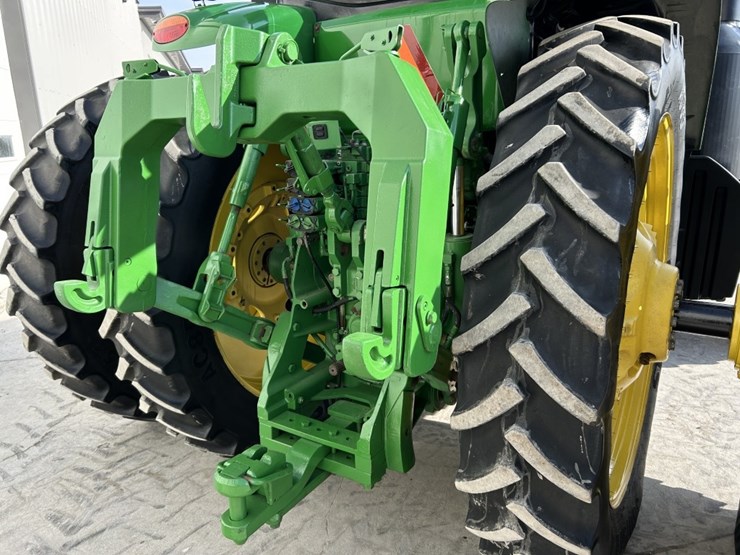 2012-john-deere-8310r-image-16