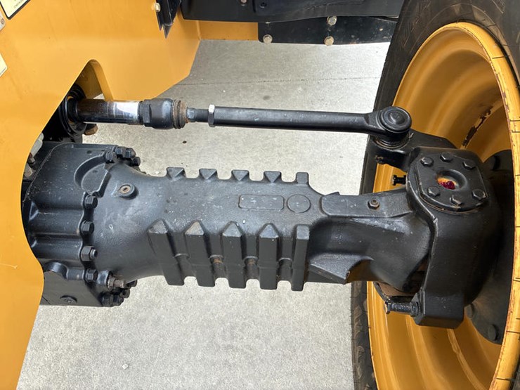 2019-caterpillar-tl1055d-image-41