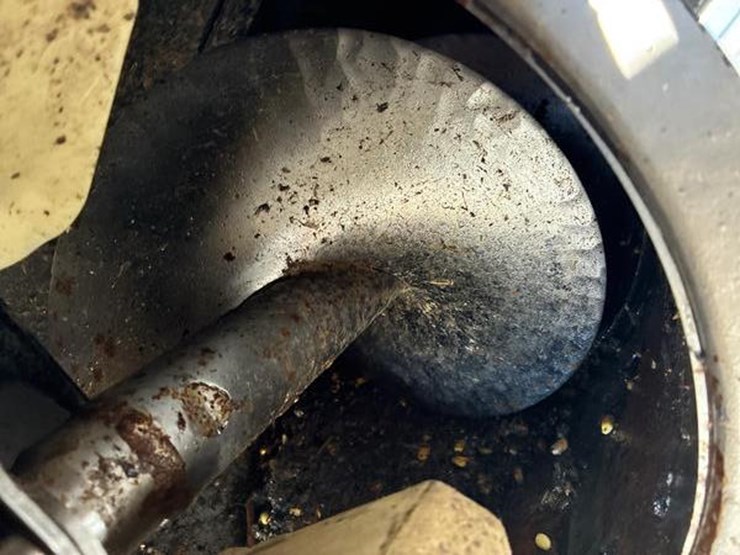 2018-new-holland-cr8.90-image-74