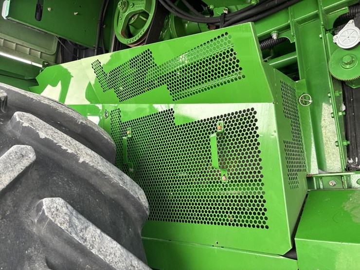 2013-john-deere-s690-image-55