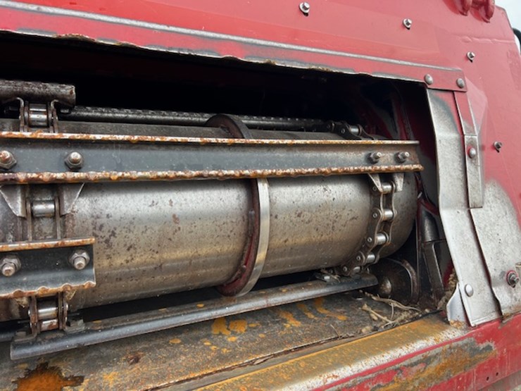 2010-case-ih-6088-image-47