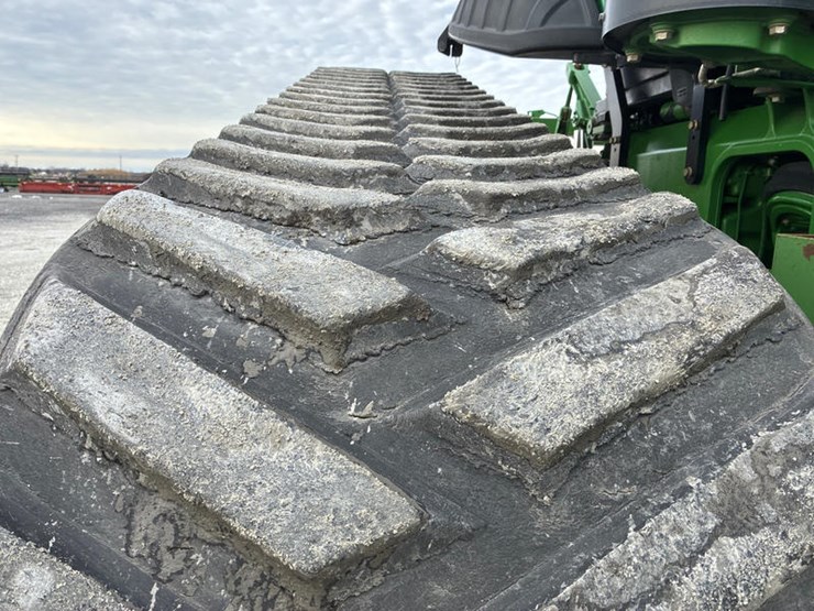 2011-john-deere-8335rt-image-40