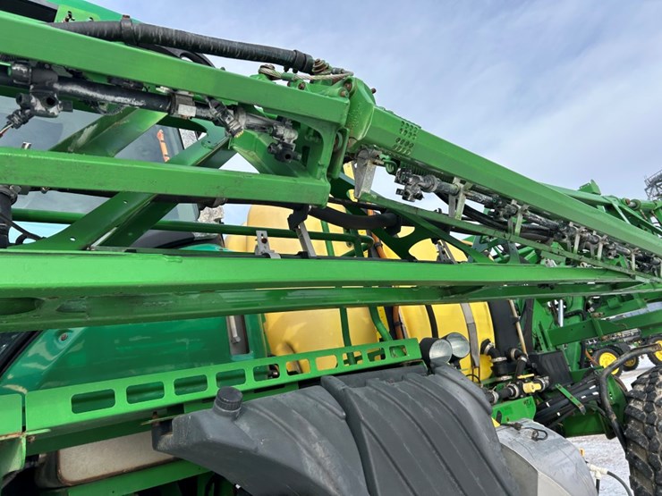 2015-john-deere-r4030-image-15