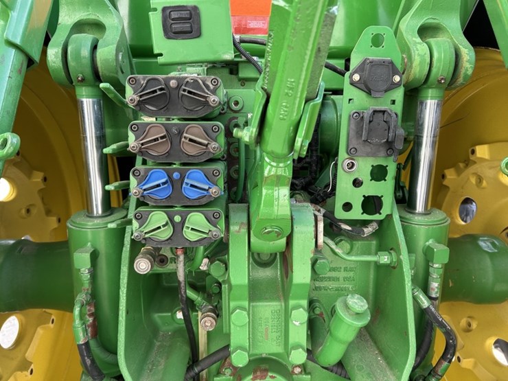 2012-john-deere-8310r-image-68