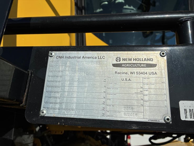 2018-new-holland-cr8.90-image-2