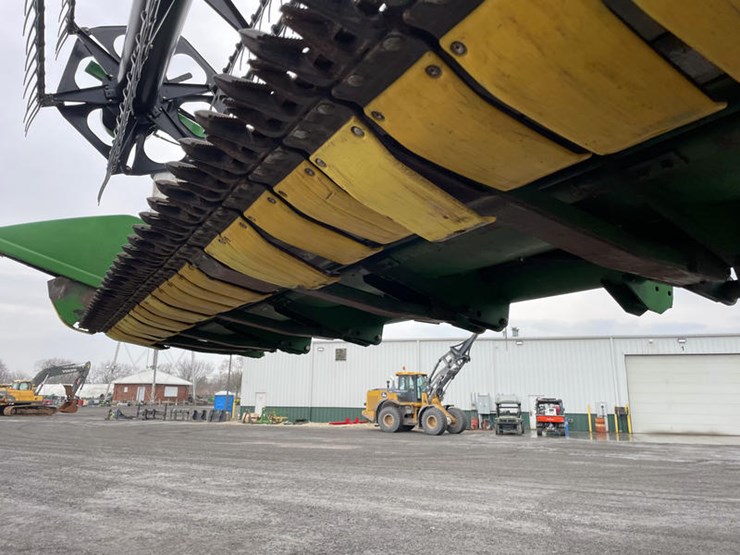 2011-john-deere-635f-image-25