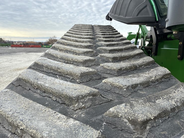 2011-john-deere-8335rt-image-42