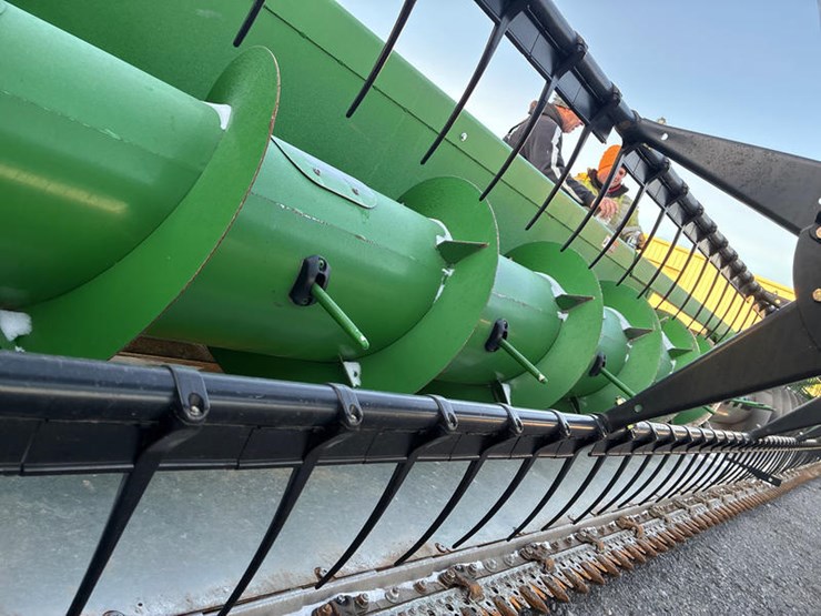 2009-john-deere-635f-image-18