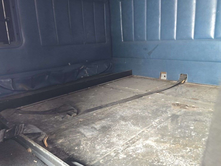 1992-international-semi,-cab-over,-cab-jack-works,-homemade-rear-hitch-image-14