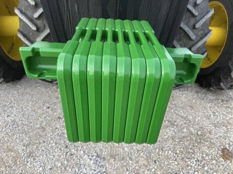 2011-john-deere-8335r-image-18