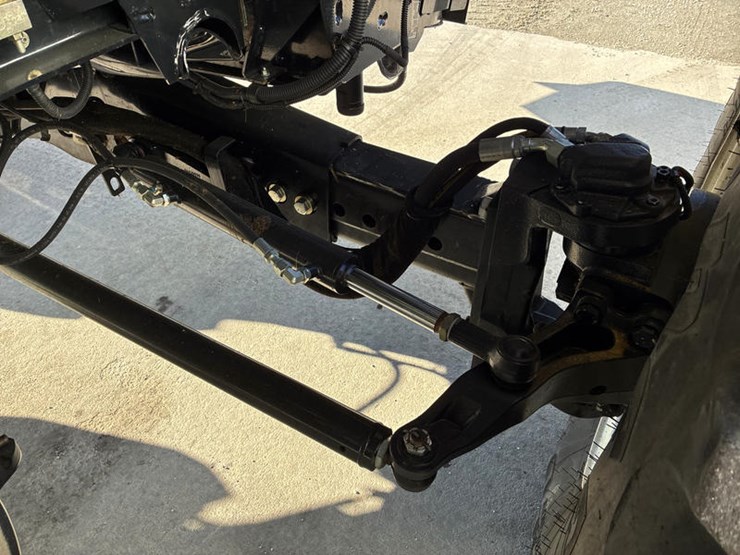 2018-new-holland-cr8.90-image-38