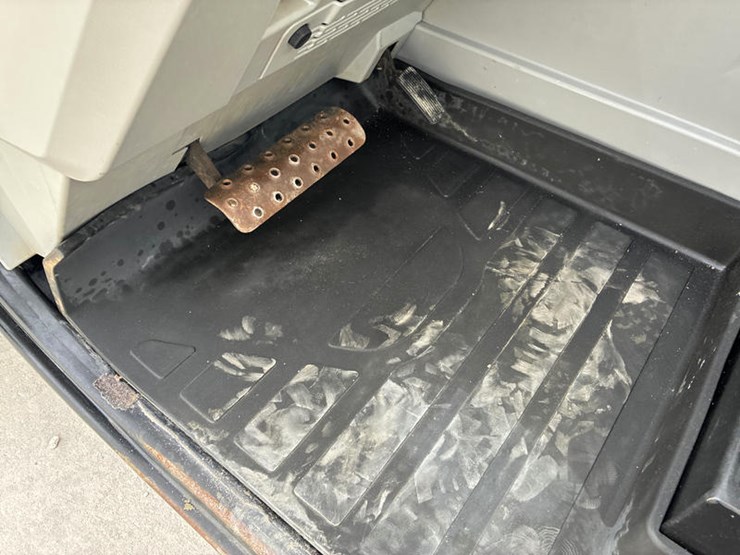 2019-caterpillar-tl1055d-image-56