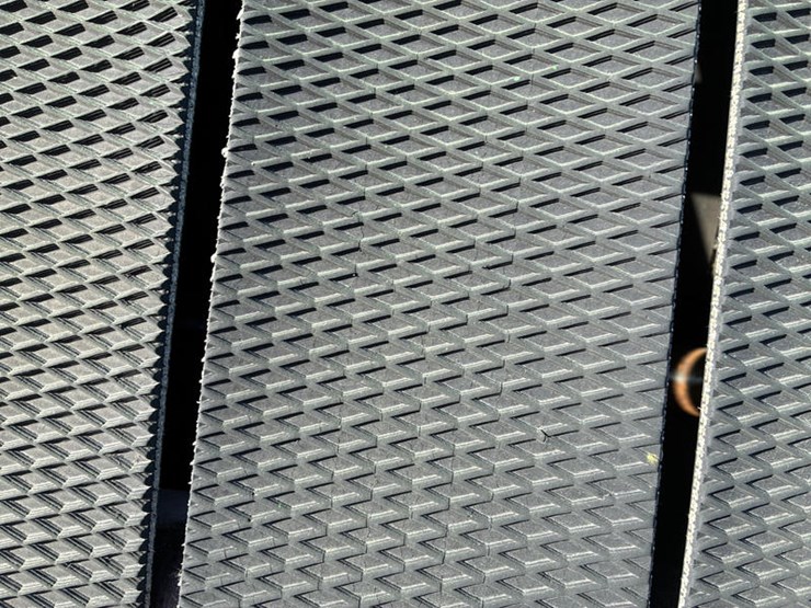 2009-john-deere-568-image-20