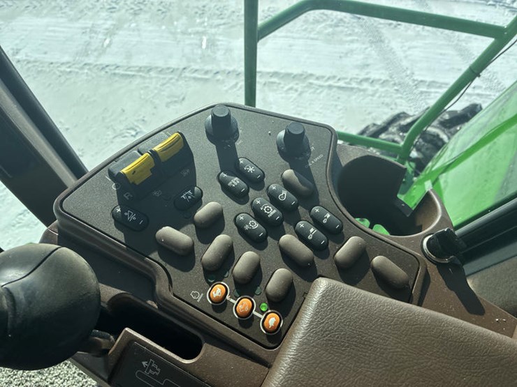 2006-john-deere-9660-sts-image-99