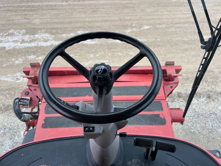 2007-case-ih-7010-image-60