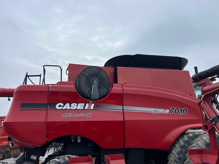2007-case-ih-7010-image-10