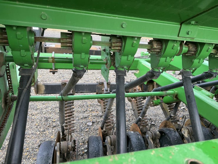 john-deere-1590-image-13
