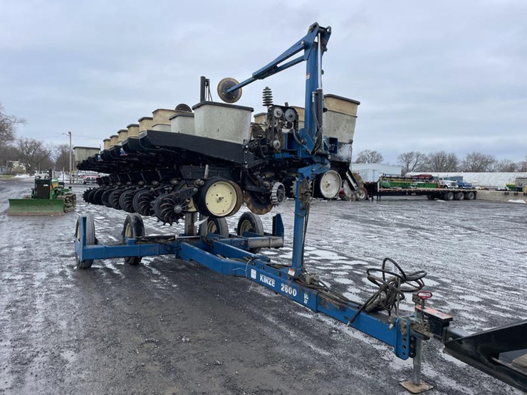 1999-kinze-2500-image-1