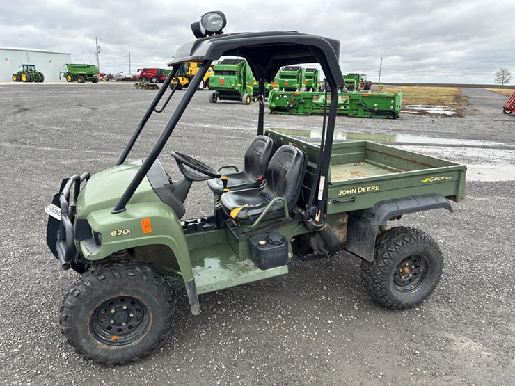 john-deere-gator-image-9